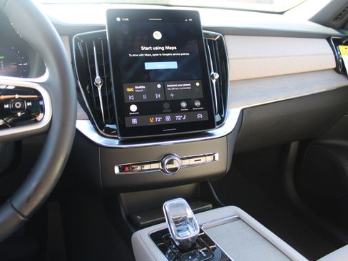 New 2026 Volvo XC90 T8 Plus w/ Protection Package Premier image 23