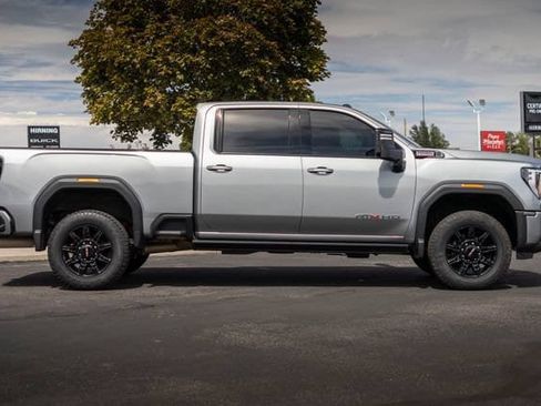 Used 2025 GMC Sierra 3500 AT4 w/ AT4 Premium Plus Package AWD/4WD image 5