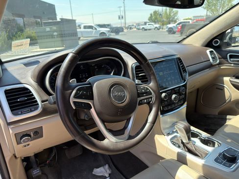 Used 2021 Jeep Grand Cherokee Summit AWD/4WD image 8
