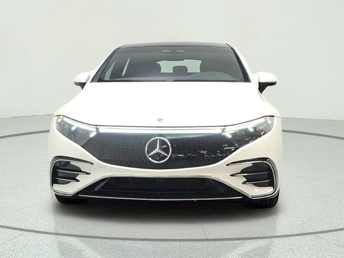 Used 2022 Mercedes-Benz EQS 580 4MATIC Sedan image 2