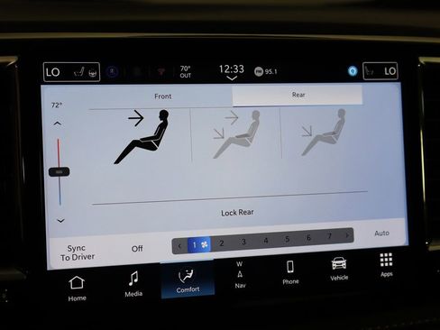 New 2026 Chrysler Pacifica Limited w/ Uconnect Theater Family Group image 35