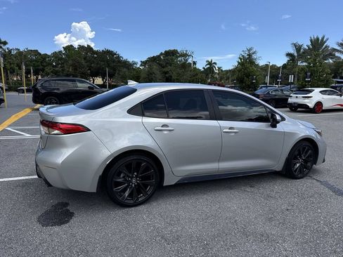Used 2025 Toyota Corolla SE FWD image 4