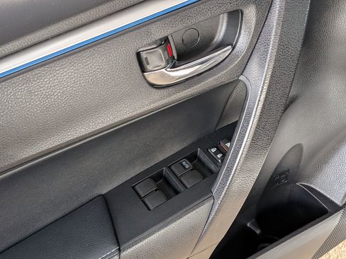 Used 2016 Toyota Corolla S image 9