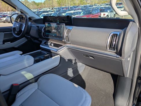 New 2026 Ford Expedition Max Platinum w/ Platinum Ultimate Package image 37