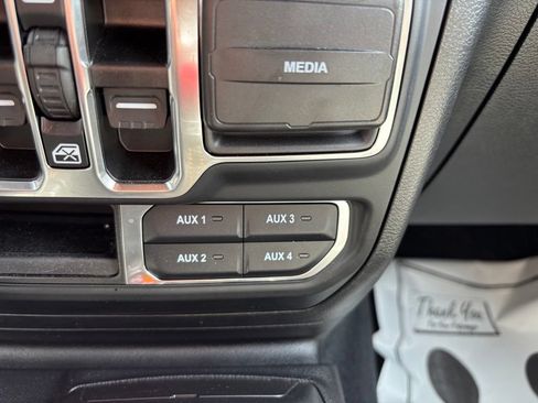 Used 2023 Jeep Wrangler Unlimited Sahara AWD/4WD image 33
