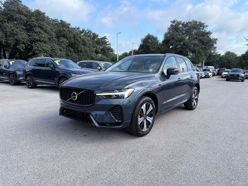 Certified 2024 Volvo XC60 T8 Plus AWD/4WD image 2