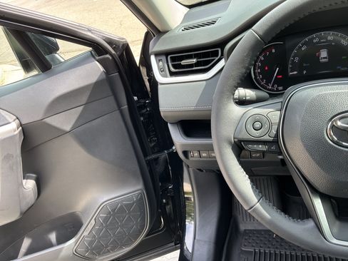 Used 2023 Toyota RAV4 XLE Premium AWD/4WD image 19