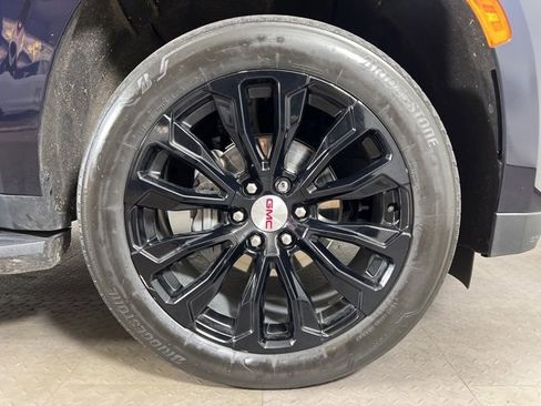 Used 2024 GMC Yukon Denali image 9