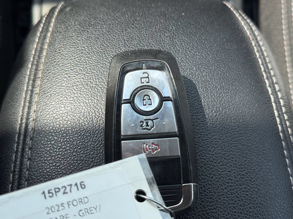 Used 2025 Ford Escape Active AWD/4WD image 42