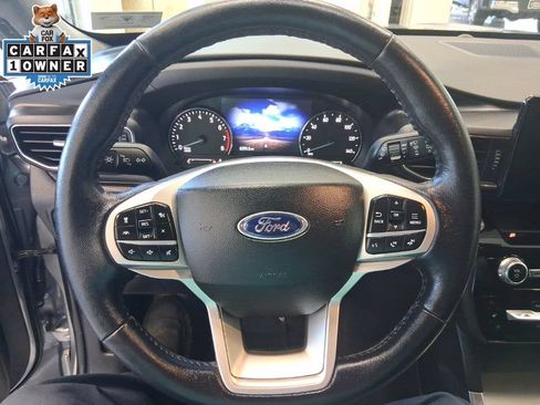 Used 2021 Ford Explorer Limited w/ Equipment Group 301A AWD/4WD image 10