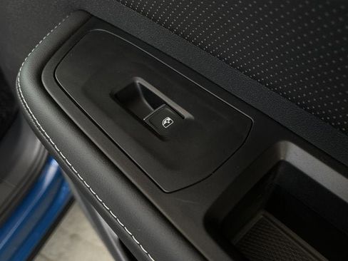 New 2026 Volkswagen Atlas Cross Sport SE image 19