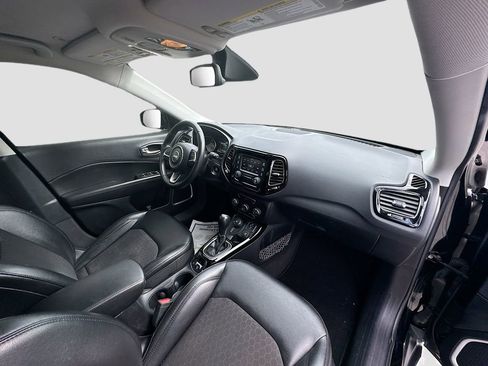 Used 2018 Jeep Compass Latitude AWD/4WD image 28