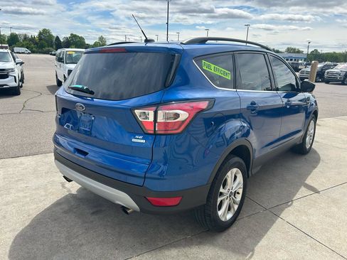 Used 2017 Ford Escape SE w/ Equipment Group 201A FWD image 5