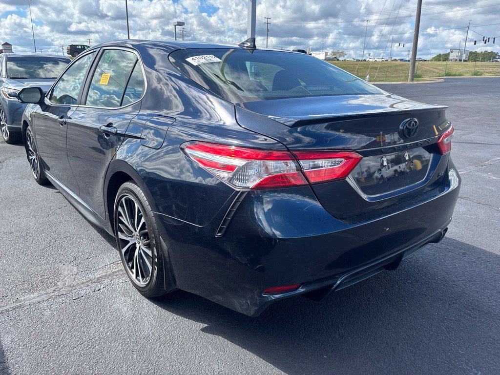 Used 2020 Toyota Camry SE w/ Convenience Package FWD image 7