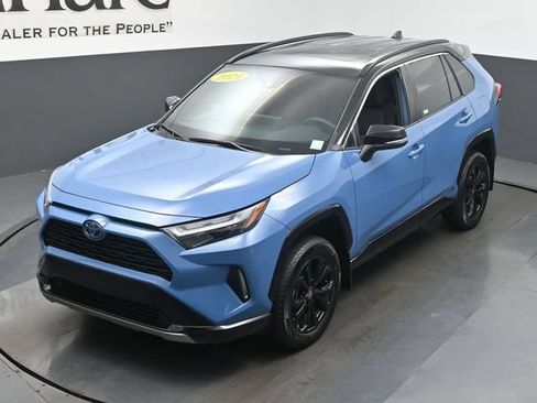 Used 2024 Toyota RAV4 XSE w/ Weather Package AWD/4WD image 46