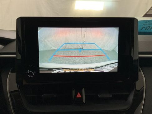 Used 2025 Toyota Corolla LE FWD image 28