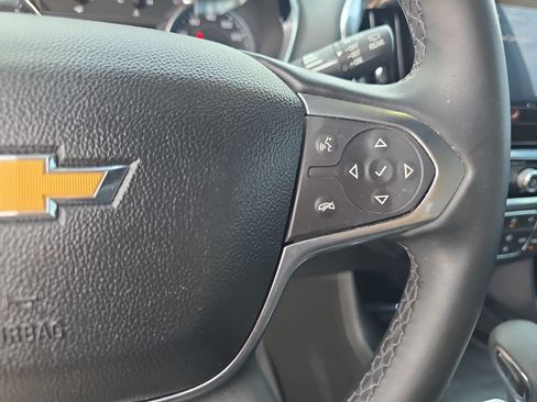 Used 2023 Chevrolet Traverse LT FWD image 19