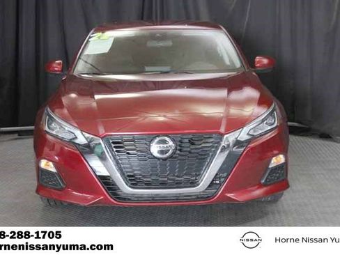 Used 2022 Nissan Altima 2.5 SV image 2