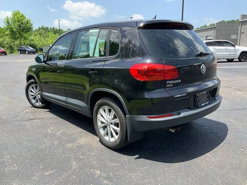Used 2017 Volkswagen Tiguan Limited w/ Alloy Wheels Package FWD image 10