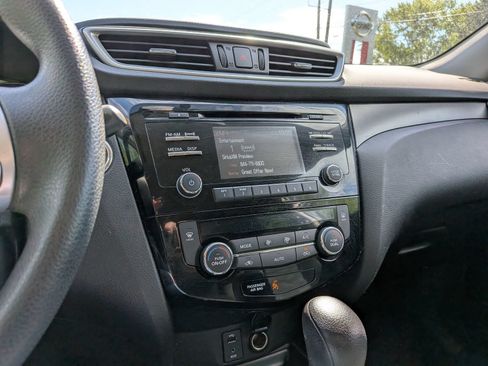 Used 2016 Nissan Rogue SV w/ SV Moonroof Package AWD/4WD image 22