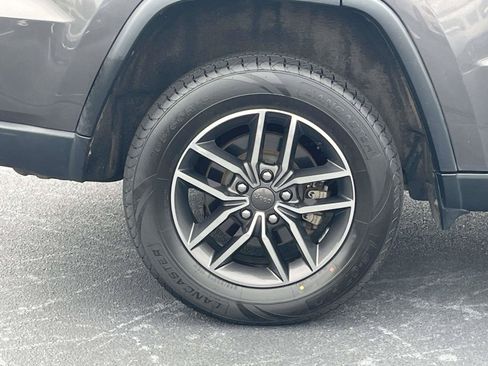 Used 2019 Jeep Grand Cherokee Limited AWD/4WD image 9