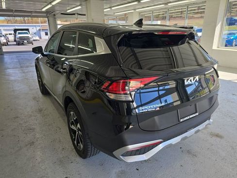 Used 2023 Kia Sportage EX image 3