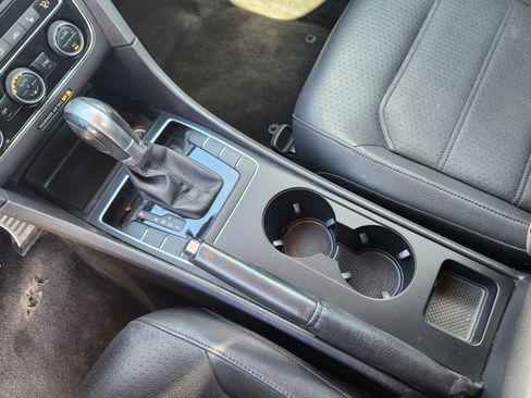 Used 2017 Volkswagen Passat 1.8T R-Line image 15