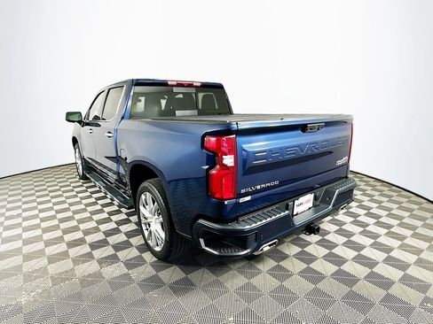 Used 2022 Chevrolet Silverado 1500 High Country w/ High Country Premium Package AWD/4WD image 6