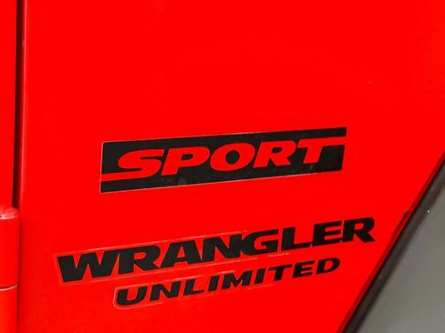 Used 2017 Jeep Wrangler Unlimited Sport w/ Quick Order Package 24S AWD/4WD image 23