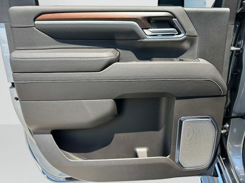 New 2025 GMC Sierra 2500 Denali w/ Denali Reserve Package image 15