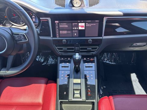Used 2023 Porsche Macan AWD/4WD image 15