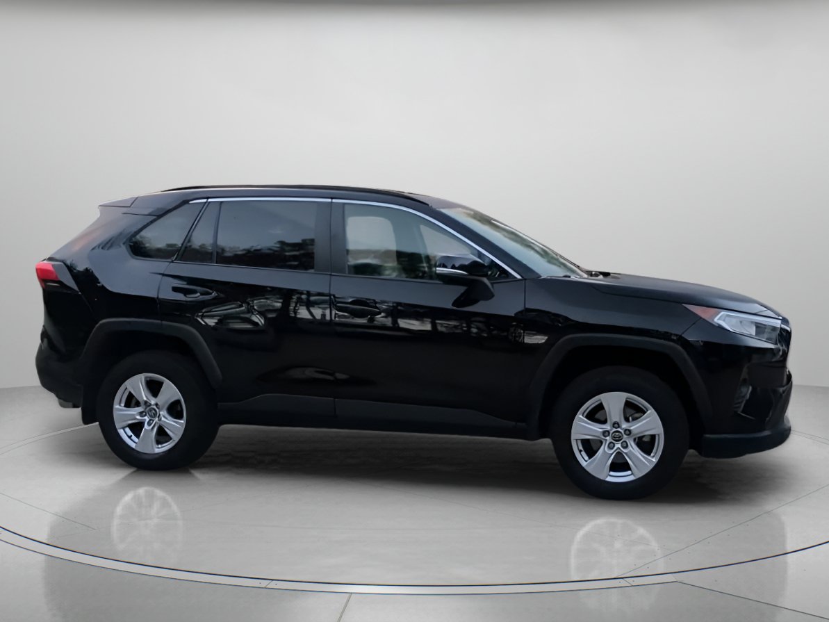 Used 2021 Toyota RAV4 XLE AWD/4WD image 33