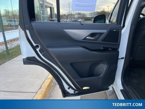 Used 2024 Lexus LX 600 F Sport image 21
