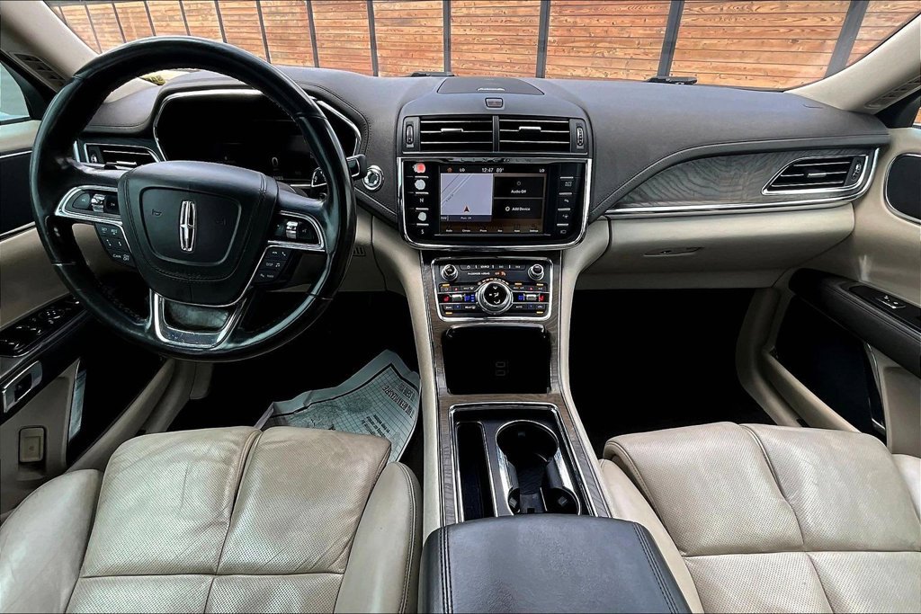 Used 2017 Lincoln Continental Reserve w/ Technology Package FWD image 15
