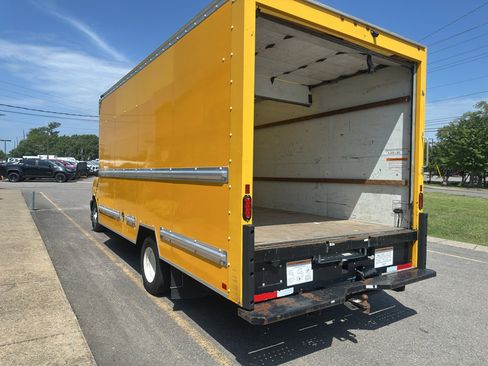 Used 2021 GMC Savana 3500 Extended w/ Power Convenience Package RWD image 7