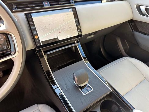 Used 2025 Land Rover Range Rover Velar S image 14