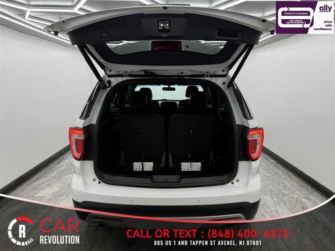 Used 2016 Ford Explorer XLT w/ Equipment Group 202A image 6