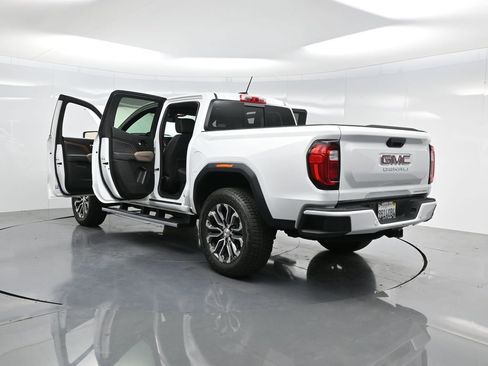 Used 2024 GMC Canyon Denali image 33