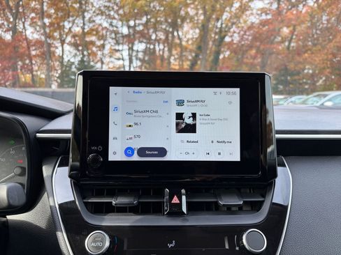 Used 2025 Toyota Corolla LE image 21