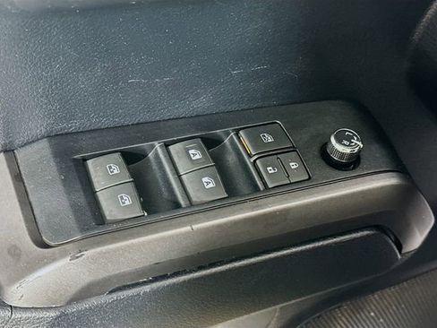 Used 2018 Toyota Tacoma TRD Sport image 14