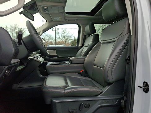 Used 2025 Ford Expedition Active image 15