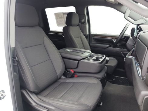 Used 2024 Chevrolet Silverado 2500 LT image 29