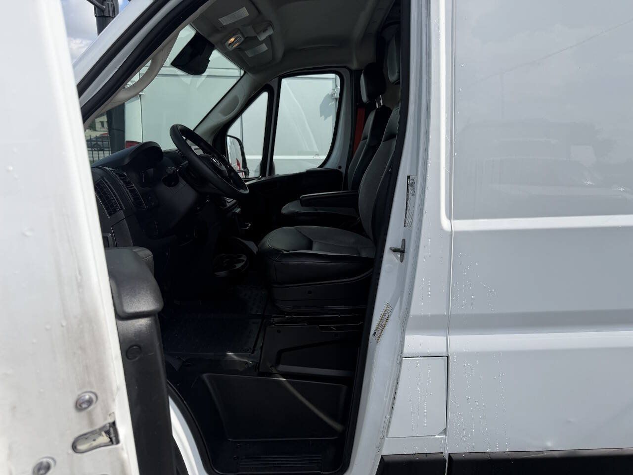 Used 2023 RAM ProMaster 3500 w/ Lane Management Group FWD image 14