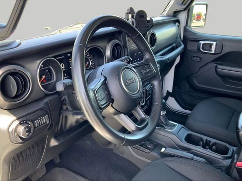 Used 2022 Jeep Gladiator Sport AWD/4WD image 18