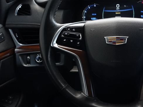 Used 2020 Cadillac Escalade 2WD image 10