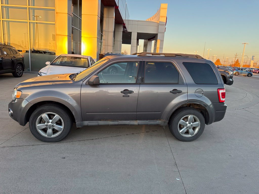 Used 2011 Ford Escape XLT w/ 202A Rapid Spec Order Code AWD/4WD image 2