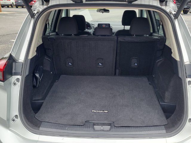 Used 2025 Nissan Rogue SV FWD image 4