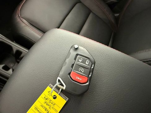 Used 2026 Jeep Wrangler Unlimited Rubicon AWD/4WD image 29