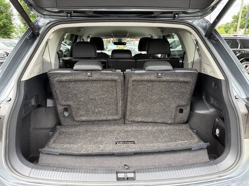 Used 2023 Volkswagen Tiguan SE FWD image 8