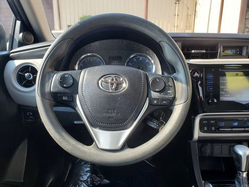 Used 2019 Toyota Corolla LE FWD image 32